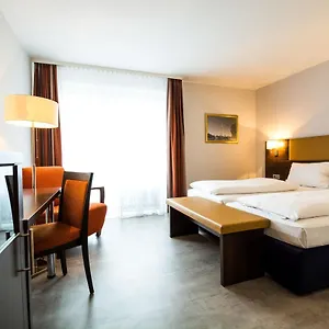 Domus 3* Münih